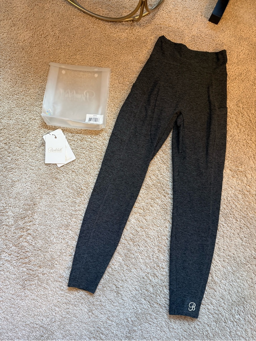 CURVES LEGGINGS CHARCOAL SIZE LARGE NWT BOMBSHELL SPORT